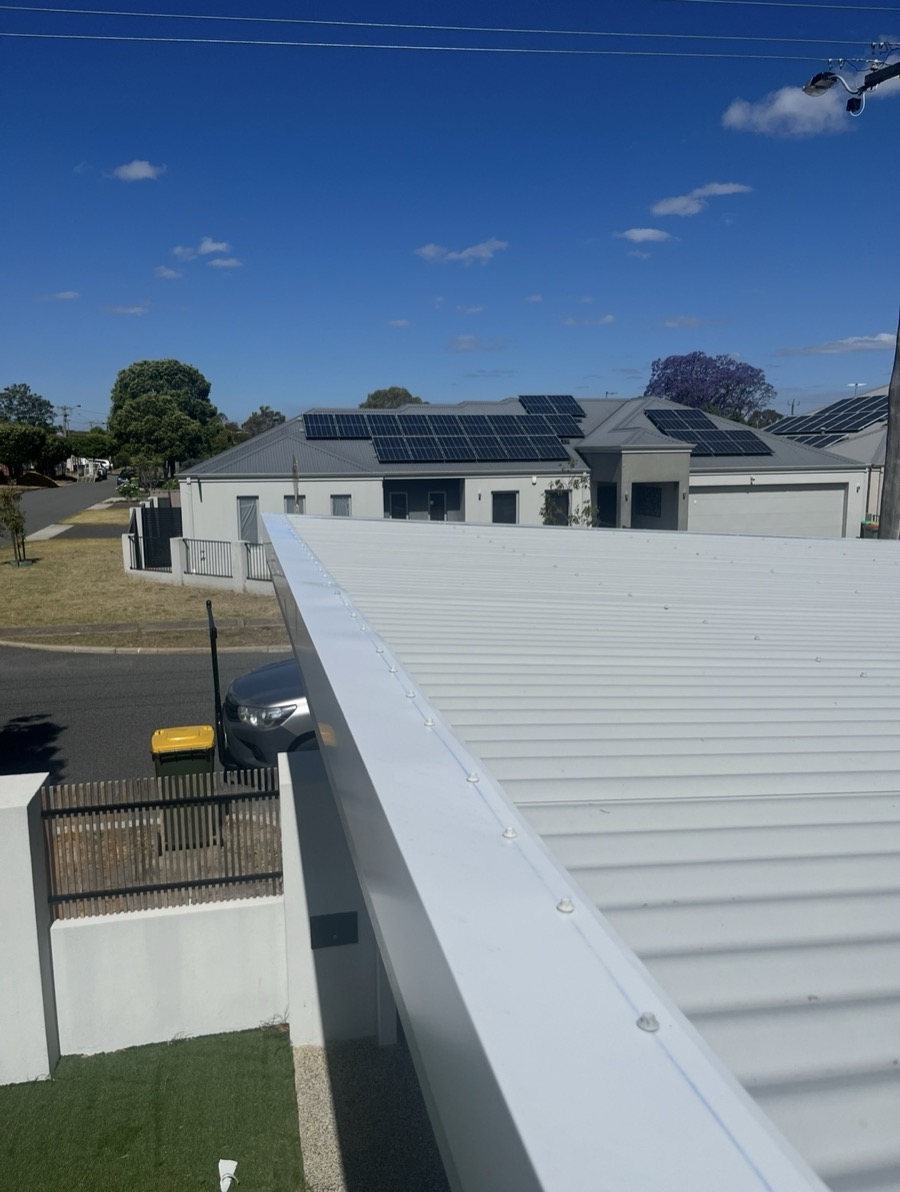 New carport roof with edge flashing